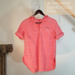 EUC Columbia Shirt Top T-shirt  Button Short Sleeves